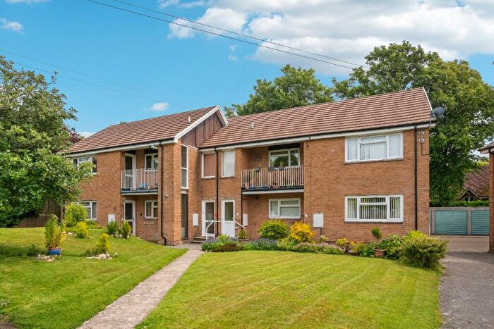 2 Bedroom Flat For Sale In Lime Close, Dorchester, Dorset, DT1