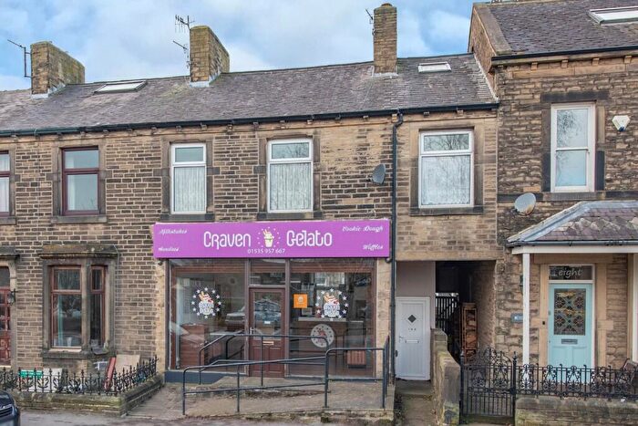 2 Bedroom Flat To Rent In A Ashville Terrace, Cross Hills, BD20