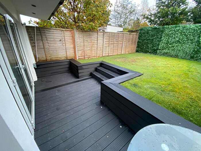 2 Bedroom Flat To Rent In Dallas Road, Hendon, NW4