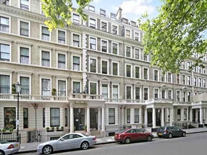 2 Bedroom Flat To Rent In Ashburn Gardens, London, SW7