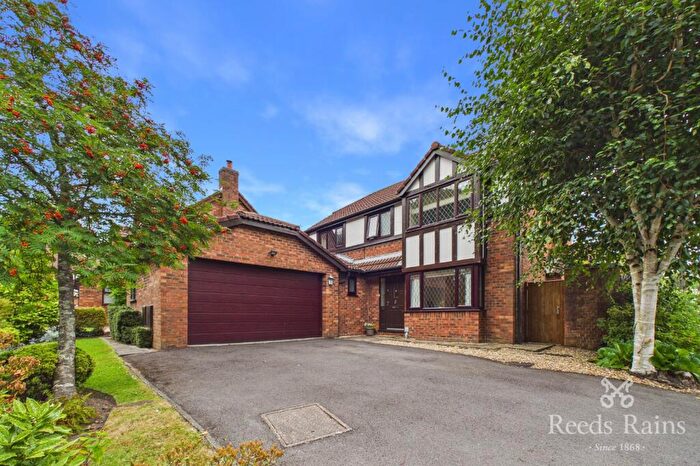 4 Bedroom Detached House For Sale In Beechfield Road, Leyland, Lancashire, PR25