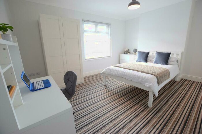 4 Bedroom Terraced House To Rent In Westbourne Grove - Student House - /, LN1