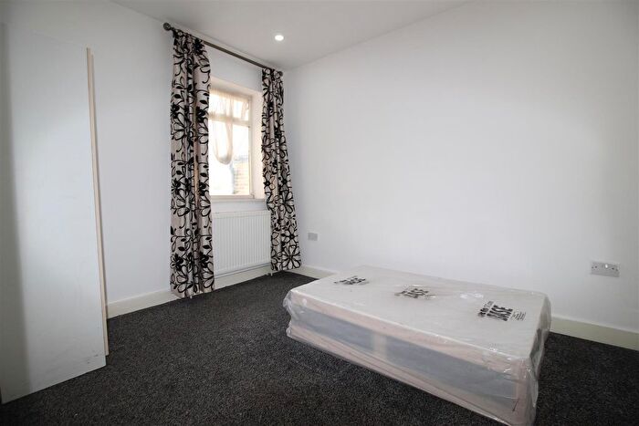 1 Bedroom Flat To Rent In Melford Road, London, E11