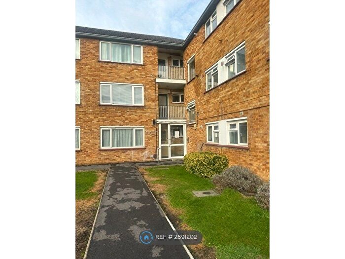 2 Bedroom Flat To Rent In Rodwell Close, Ruislip, HA4