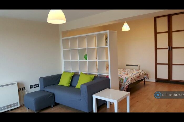 Studio To Rent In Moseley Road, Birmingham, B12