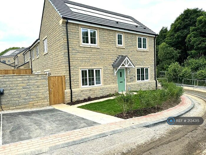 3 Bedroom Semi-Detached House To Rent In Bamford Court, Sheffield, S36