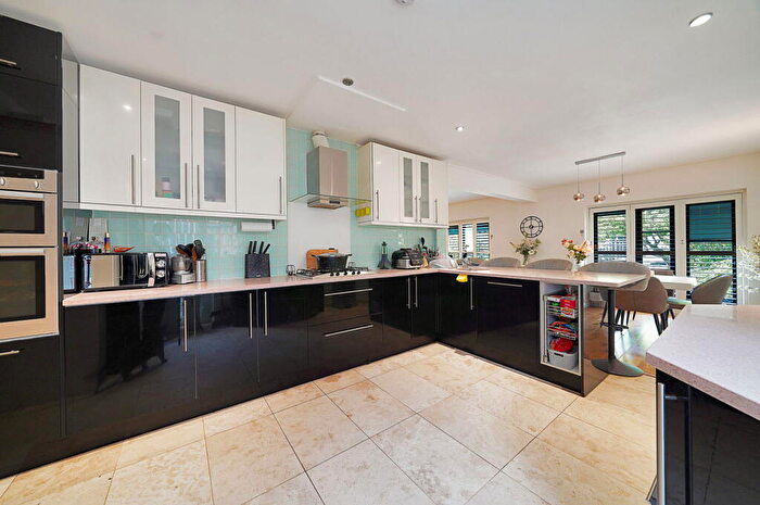 5 Bedroom Detached House For Sale In Amery Road, Harrow, HA1