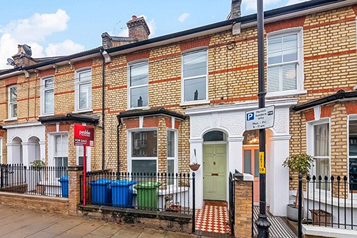 2 Bedroom Flat For Sale In Maxted Road, Peckham Rye, London, SE15