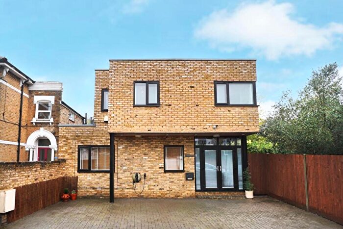 2 Bedroom Detached House For Sale In Cranston Road, Forest Hill, London, SE23