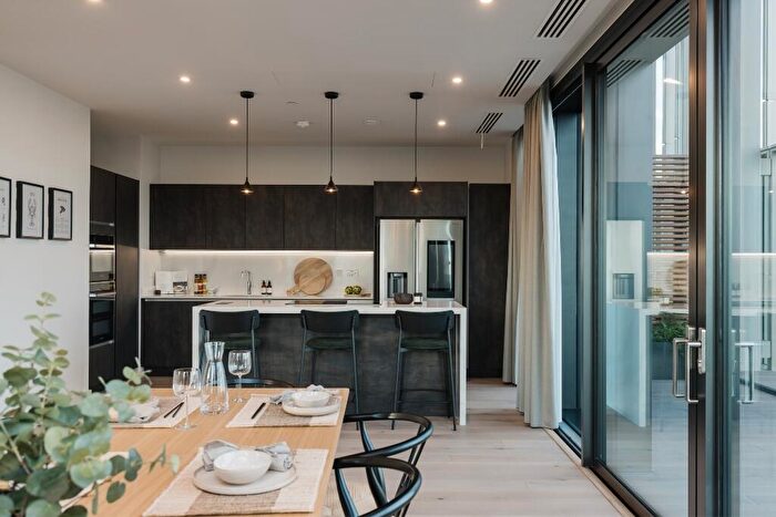 3 Bedroom Penthouse To Rent In The Mercian, Broad Street Birmingham, B15