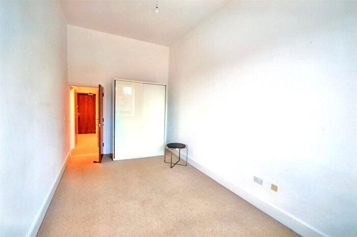 1 Bedroom Flat To Rent In Artizan Road, Abington, NN1