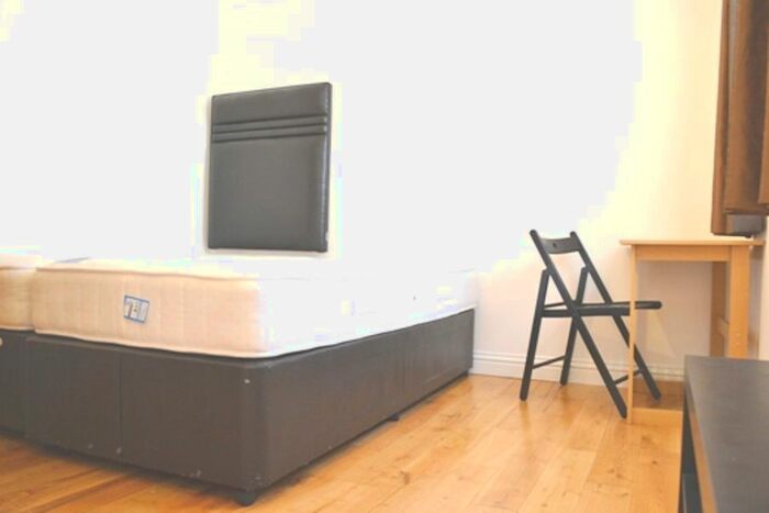 Studio To Rent In Cheniston Gardens, Kensington, London, W8