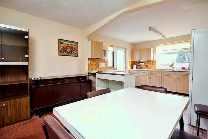 3 Bedroom Bungalow For Sale In Portland Park Close, Hucknall, Nottingham, NG15