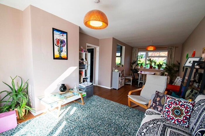 3 Bedroom Semi-Detached House For Sale In Town Shott, Clophill, MK45