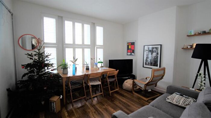 3 Bedroom Apartment To Rent In Finchley Road, Hampstead, NW3