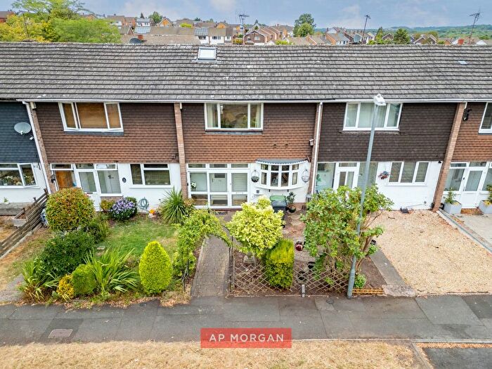 3 Bedroom Terraced House For Sale In Wirehill Drive, Lodge Park, Redditch, Worcestershire, B98