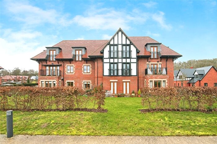 2 Bedroom Flat For Sale In Woodland Drive, Great Alne, Alcester, Warwickshire, B49