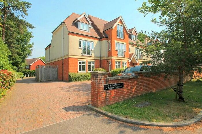 2 Bedroom Flat To Rent In Queens Park Road, Caterham CR3