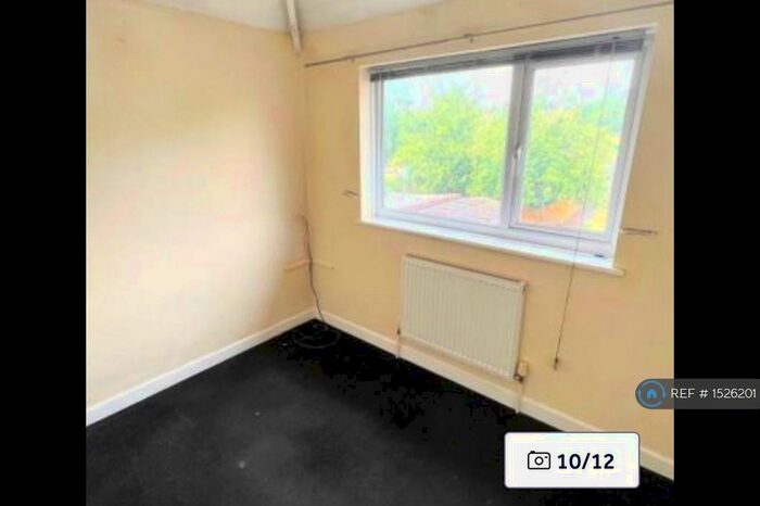 3 Bedroom Semi-Detached House To Rent In Westfield Grove, Yeovil, BA21