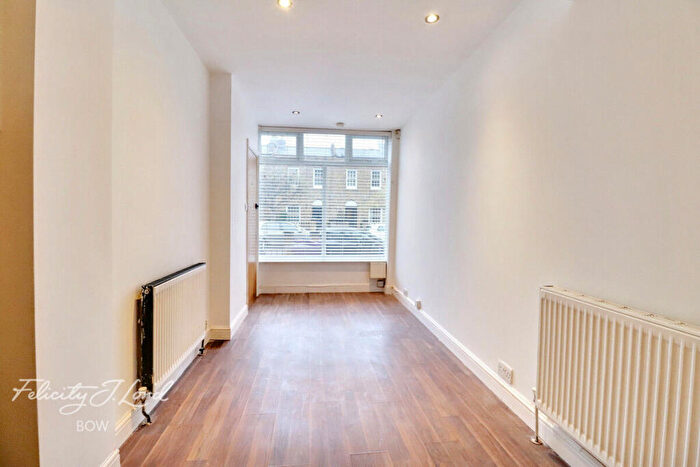 1 Bedroom Flat To Rent In Coborn Road, London, E3