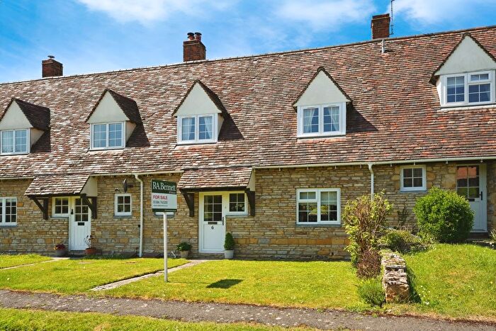 3 Bedroom Terraced House For Sale In Lenchwick, Evesham, Worcestershire, WR11