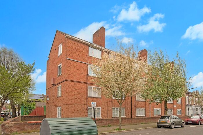 1 Bedroom Flat To Rent In Dumont Road, London, N16