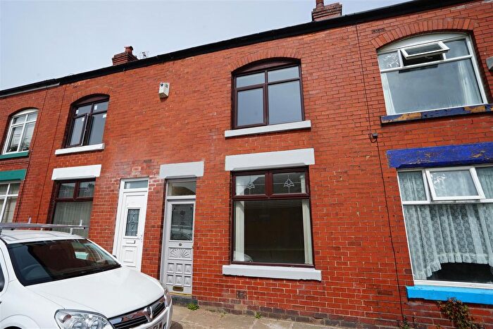 2 Bedroom Property To Rent In Tomlinson Street, Horwich, Bolton, BL6