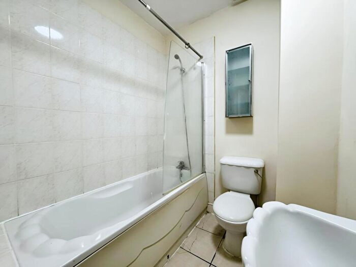 1 Bedroom Flat To Rent In Brownhill Road Catford, SE6
