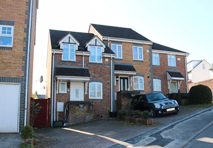 2 Bedroom Semi-Detached House To Rent In Wheelers Park - Garden And Close To Station, HP13