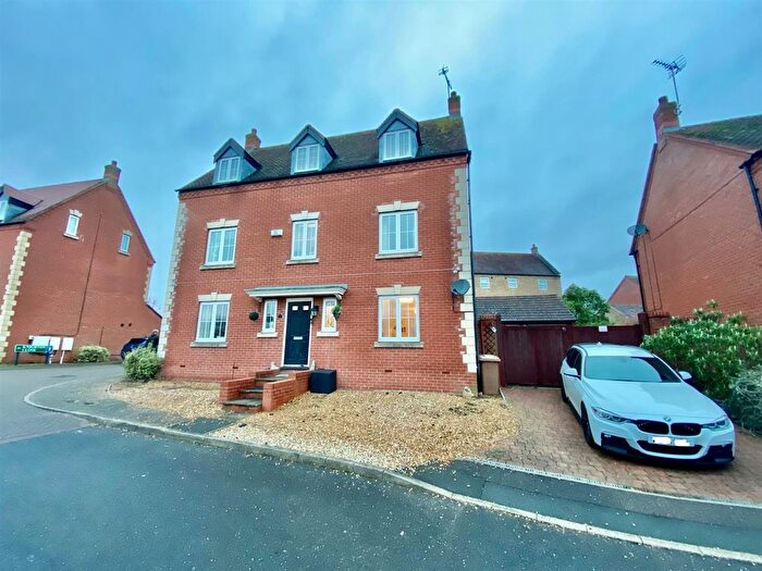 5 Bedroom Detached House For Sale In Horseshoe Way, Hampton Vale, Peterborough, PE7