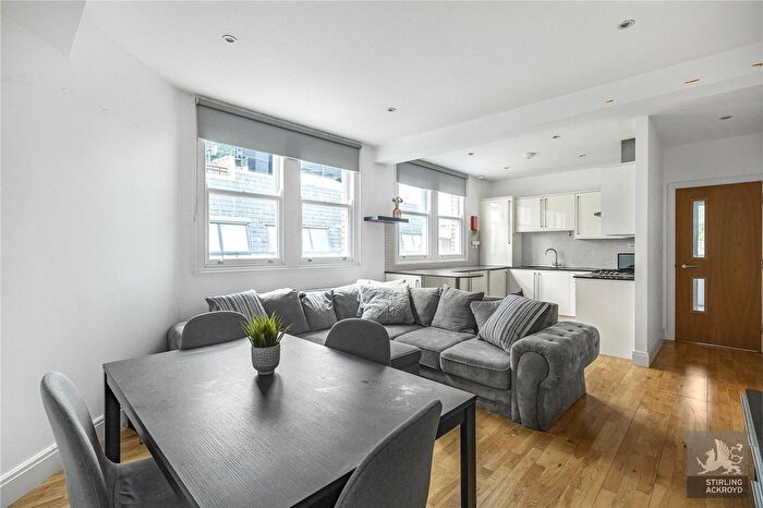 3 Bedroom Flat To Rent In High Holborn, London, WC1V