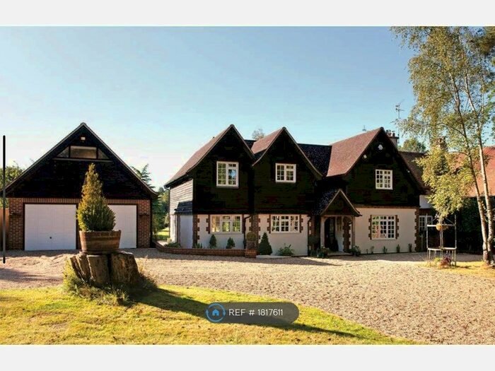 6 Bedroom Detached House To Rent In Forest Grange, Horsham, RH13