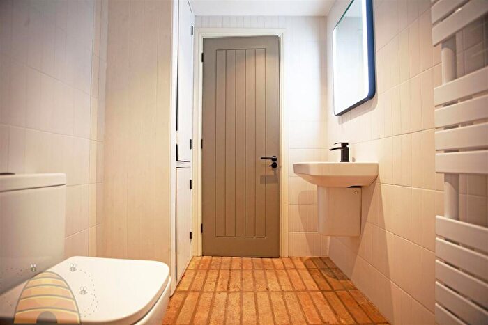 1 Bedroom Flat To Rent In Wilbraham Road Manchester, M16