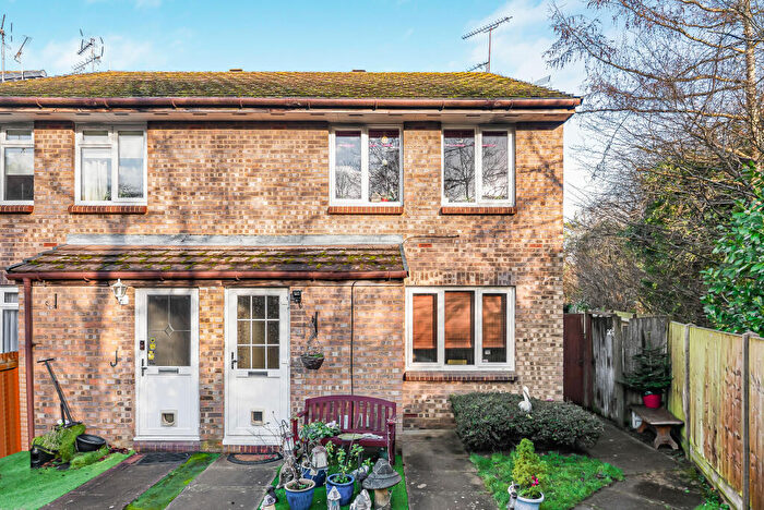 1 Bedroom Maisonette To Rent In Yew Grove, Welwyn Garden City, AL7