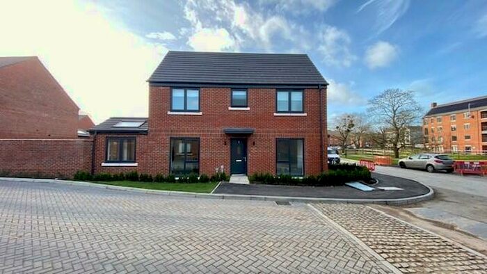 3 Bedroom Detached House To Rent In Ottershaw, KT16