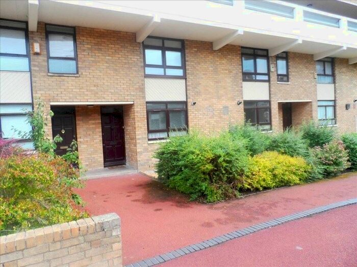 4 Bedroom Maisonette To Rent In Neville Court, Washington NE37