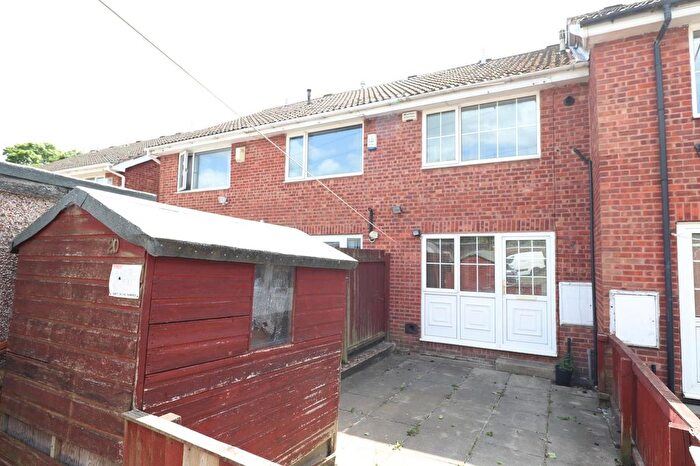 2 Bedroom Detached House To Rent In Warrels Court, Leeds, West Yorkshire, LS13