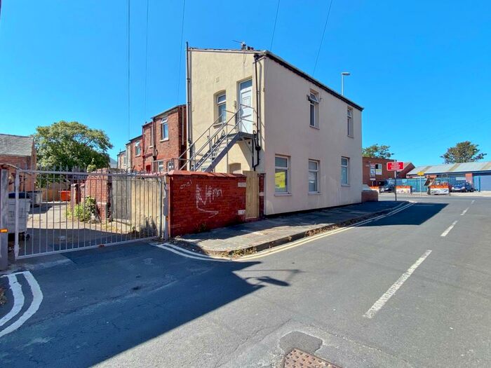 1 Bedroom Flat To Rent In Rossall Road, Layton, Blackpool, FY3