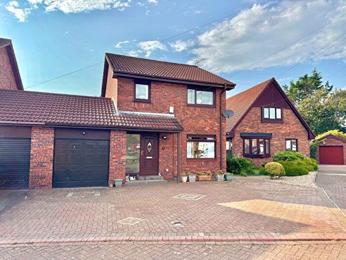 3 Bedroom Link Detached House For Sale In Knockrivoch Place, Ardrossan, KA22