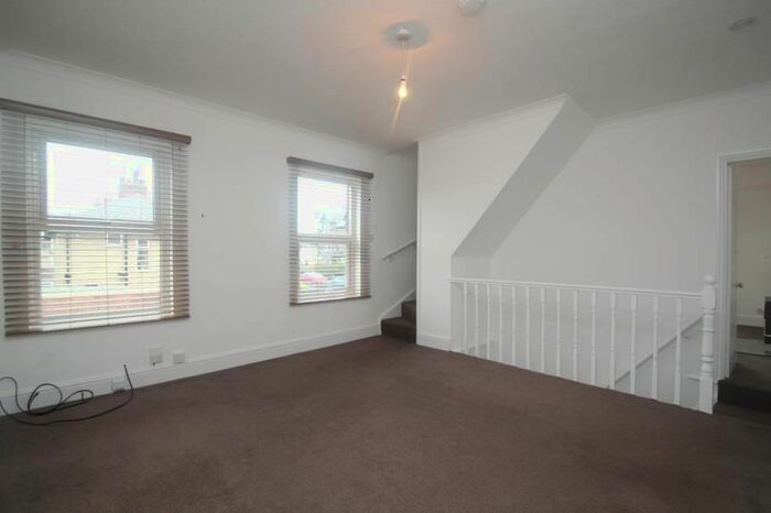 2 Bedroom Flat To Rent In King Edwards Drive, Harrogate HG1