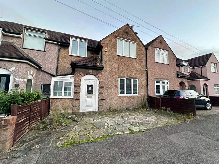 3 Bedroom Property To Rent In Cedar Road, Romford, RM7