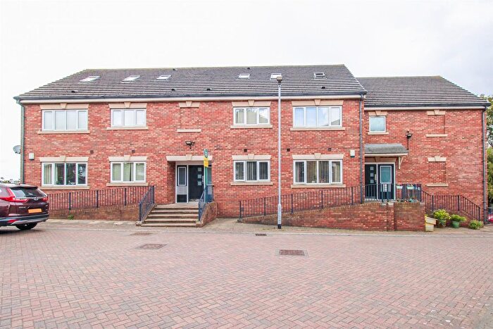 1 Bedroom Flat For Sale In Sanford Court, Ossett, WF5