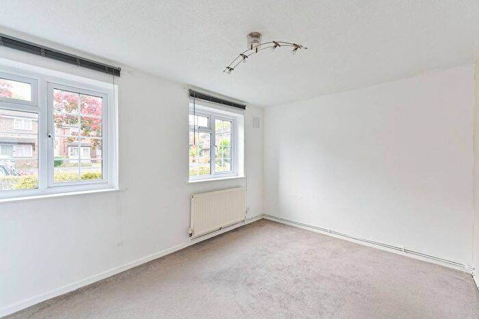 1 Bedroom Flat To Rent In Ashdown Way, Balham, London, SW17
