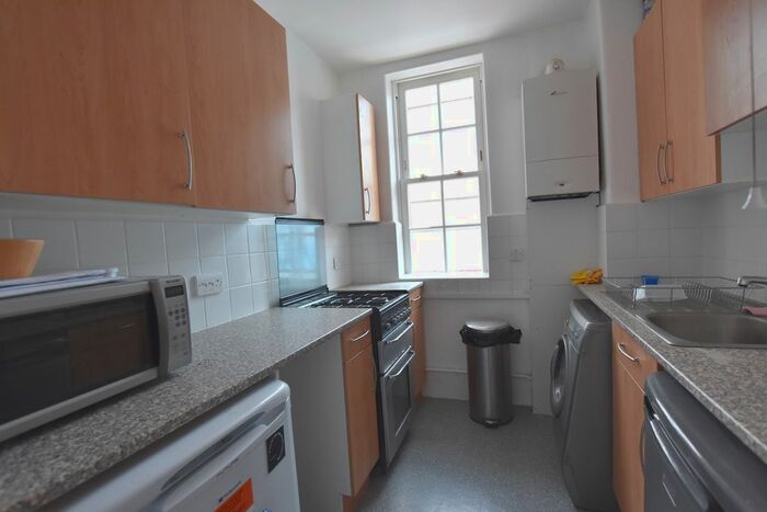 2 Bedroom Flat To Rent In The Square, Hammersmith, W6