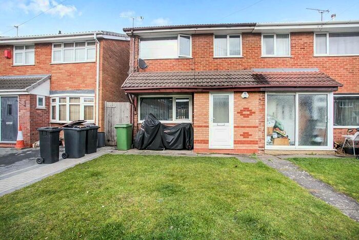 3 Bedroom End Of Terrace House To Rent In Mallard Avenue, Nuneaton, Warwickshire, CV10