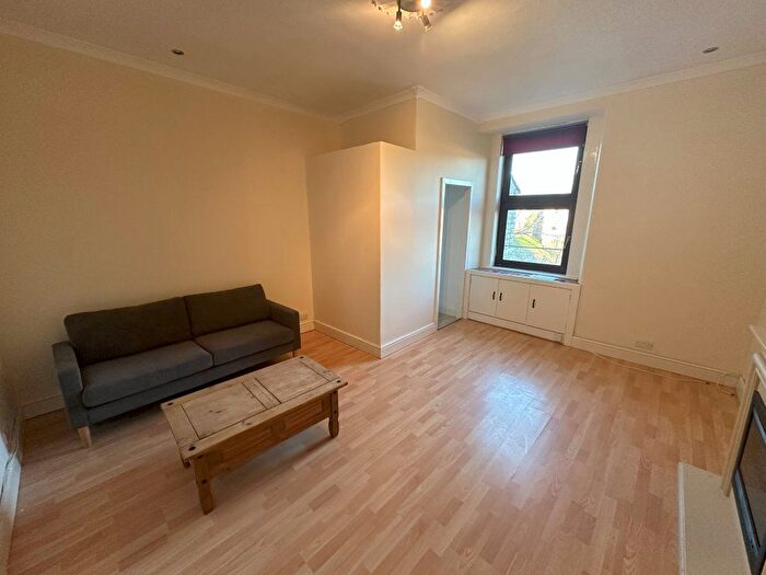 1 Bedroom Flat To Rent In Sandeman Street, Dundee, DD3