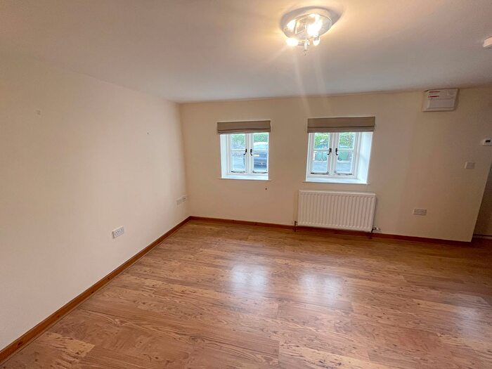 1 Bedroom Mews To Rent In Royal Oak Mews, Lampeter, SA48