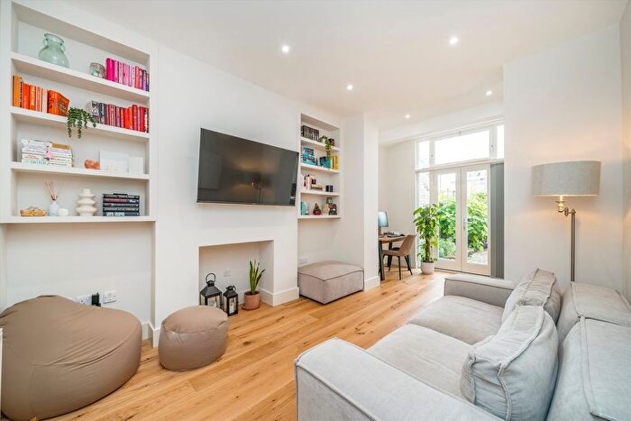 1 Bedroom Flat To Rent In Alderney Street, Pimlico, SW1V