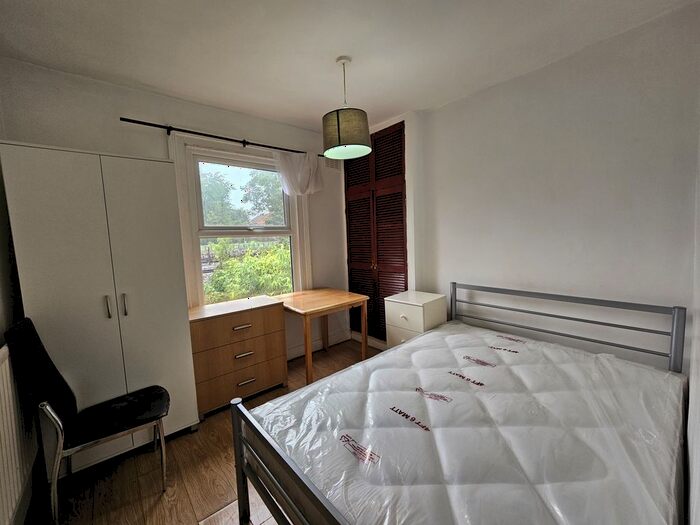 Studio To Rent In Chapter Road, Willesden, NW2