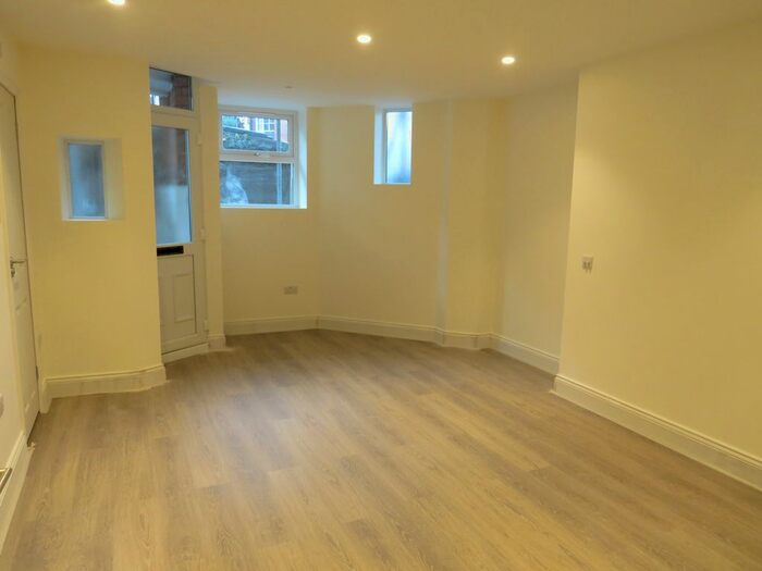 2 Bedroom Flat To Rent In , Milton Road, Highgate, N6